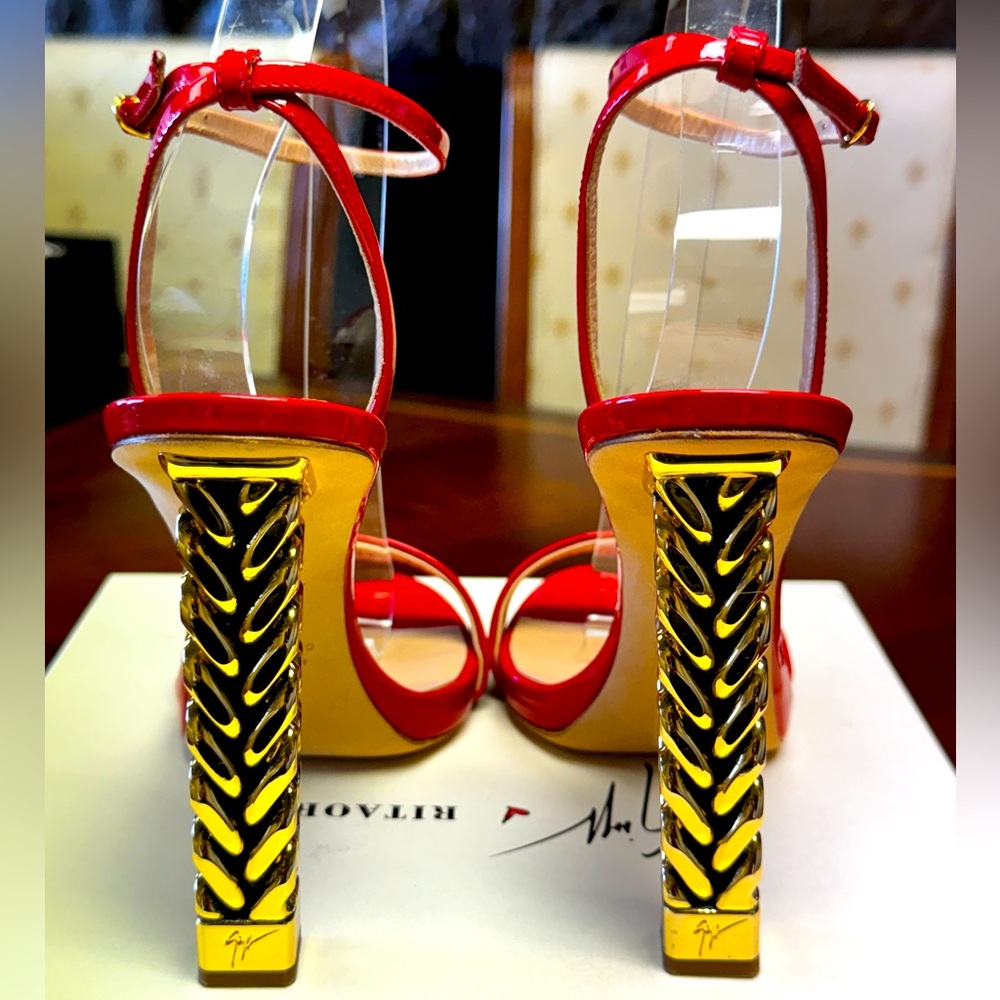 Stunning Giuseppe Zanotti for Rita Ora Chain Heel Sandals EU 39 NIB - Picture 6 of 11